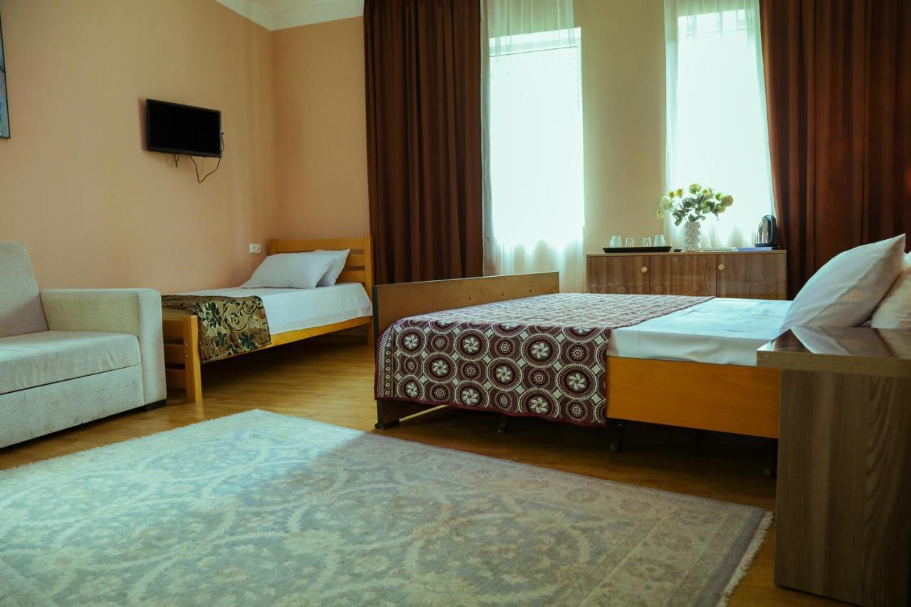 Guest House بورجومي المظهر الخارجي الصورة