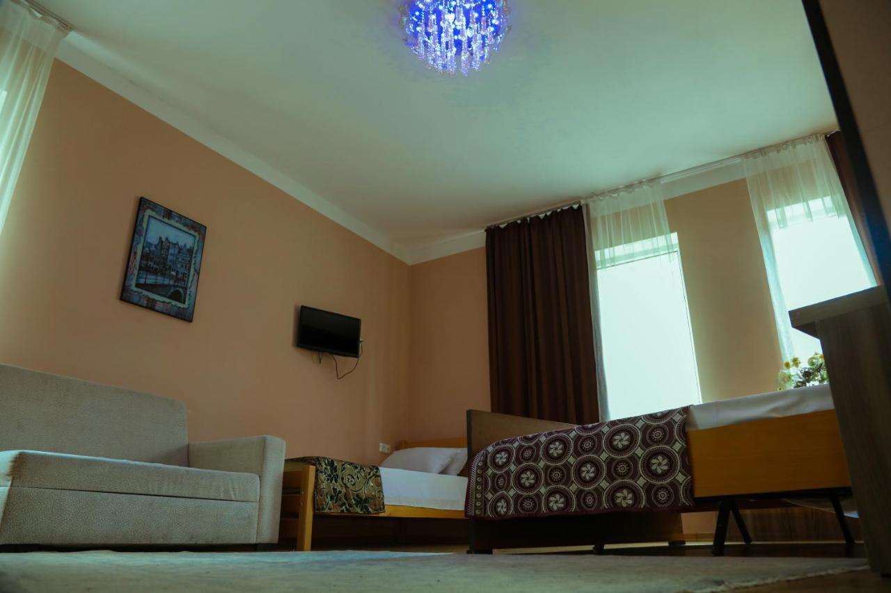 Guest House بورجومي المظهر الخارجي الصورة