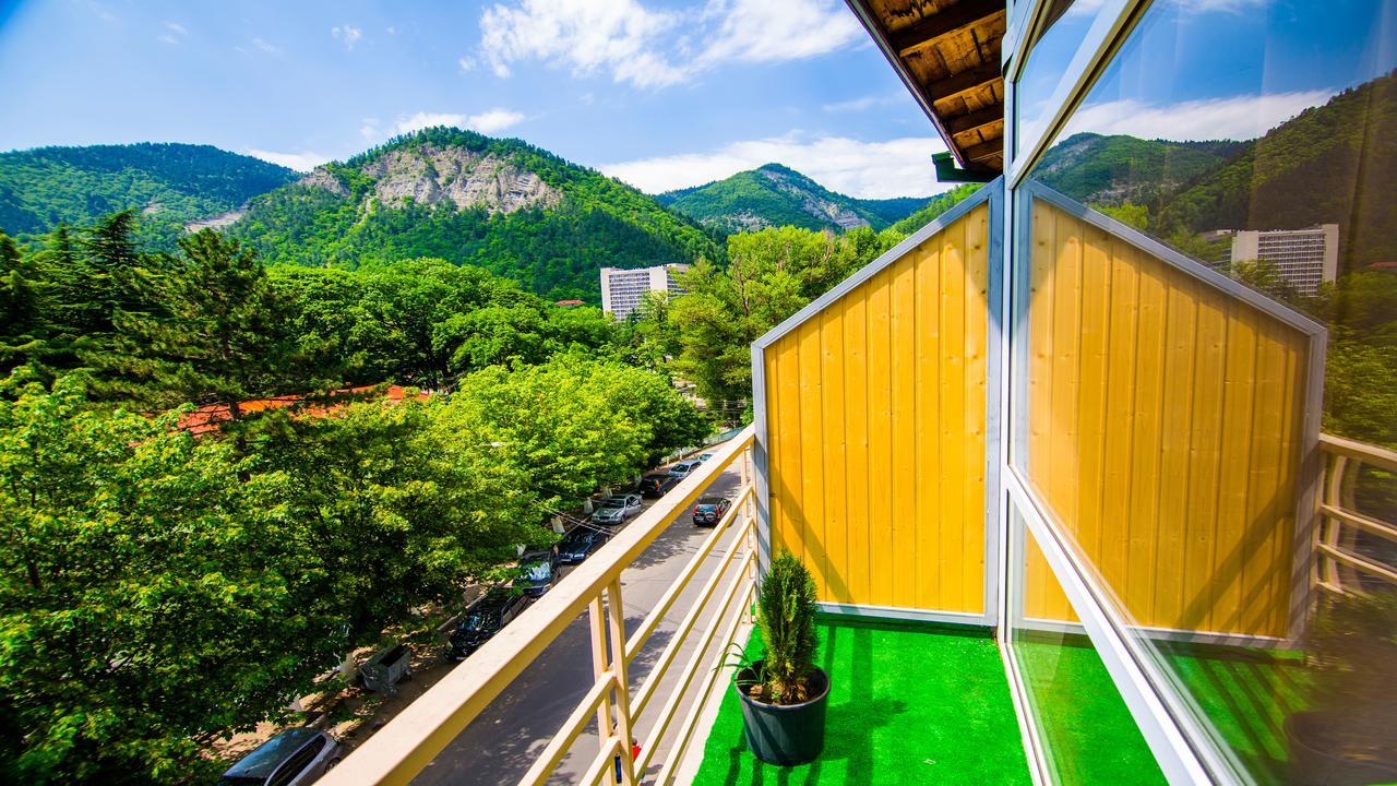 Guest House بورجومي المظهر الخارجي الصورة
